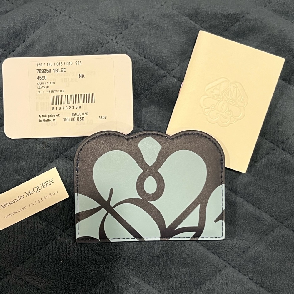 ‼️ Alexander McQueen card holder. Great design